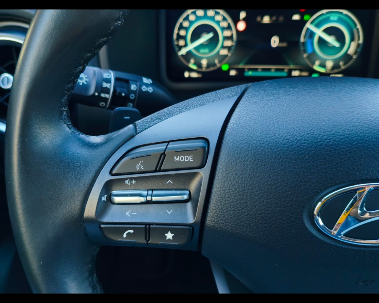 Foto HYUNDAI Kona 1.6 gdi hev Xclass 2wd 141cv dct