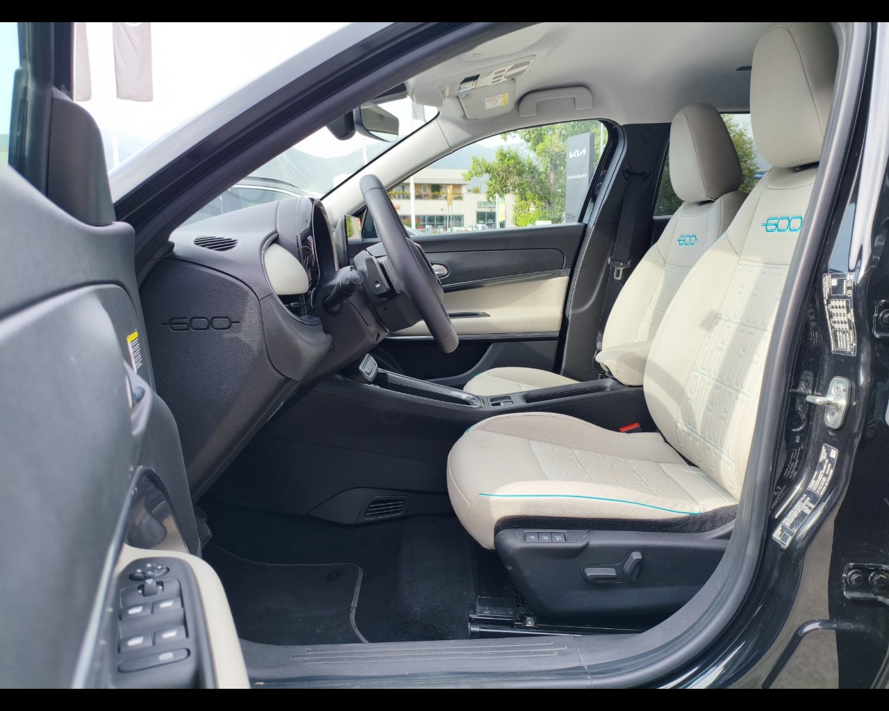 Foto FIAT 600 1.2 hybrid La Prima 110cv auto