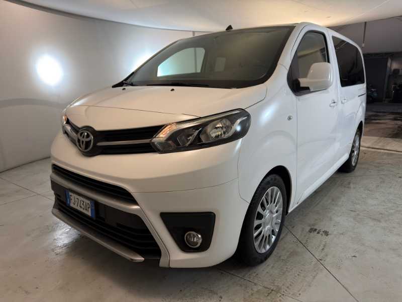 Proace Ii Verso - Proace Verso 1.6d 115cv S&s L0 Luxury 5p 8