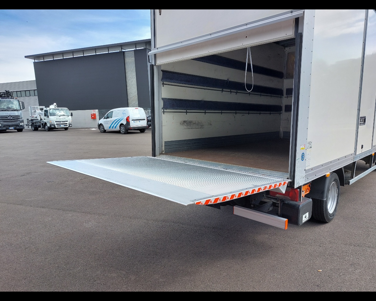 Iveco Daily V Daily 35C16 BOX L.L. + SPONDA IDRAULICA DHOLLANDIA - 9