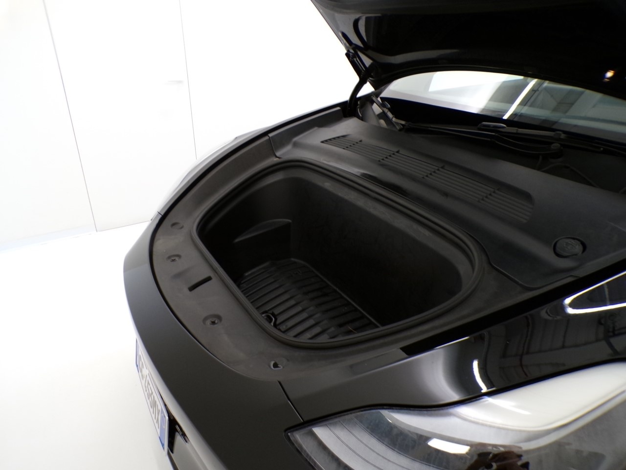 Tesla Model Y Model Y Dual Motor Long Range AWD - 11