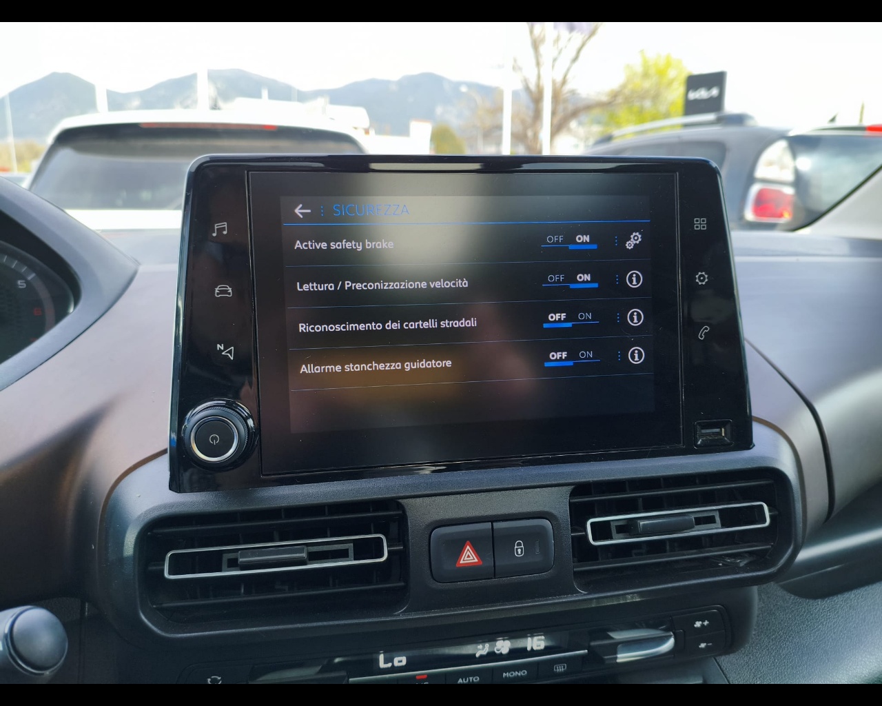 Foto PEUGEOT Rifter 1.5 bluehdi GT Line s&s 130cv