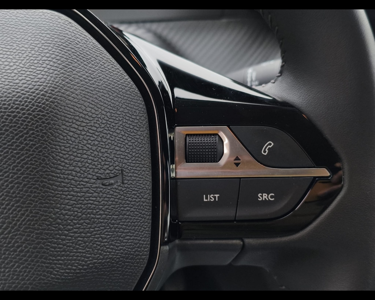 Foto PEUGEOT 208 1.2 puretech Active Pack s&s 75cv
