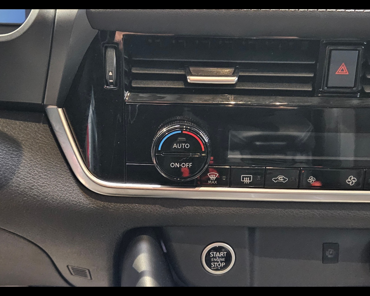 NISSAN Qashqai 1.3 mhev N-Connecta 2wd 140cv Ibrida usato - 18