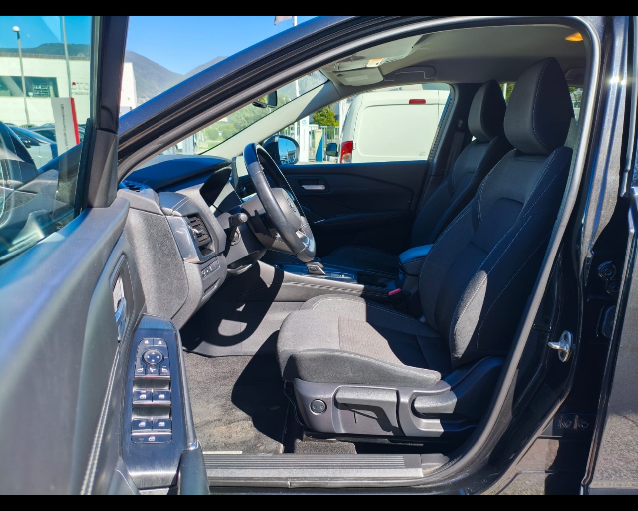 Foto NISSAN Qashqai 1.3 mhev N-Style 2wd 158cv xtronic