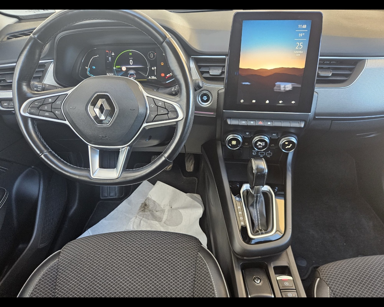 Foto RENAULT Arkana 1.6 E-Tech hybrid Intens 145cv