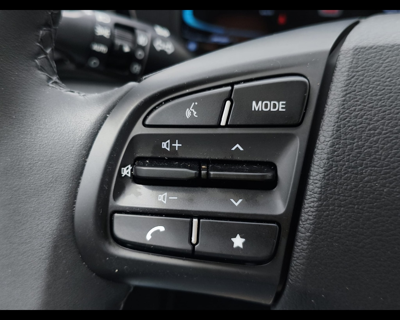 Foto HYUNDAI i10 1.0 mpi Connectline 63cv