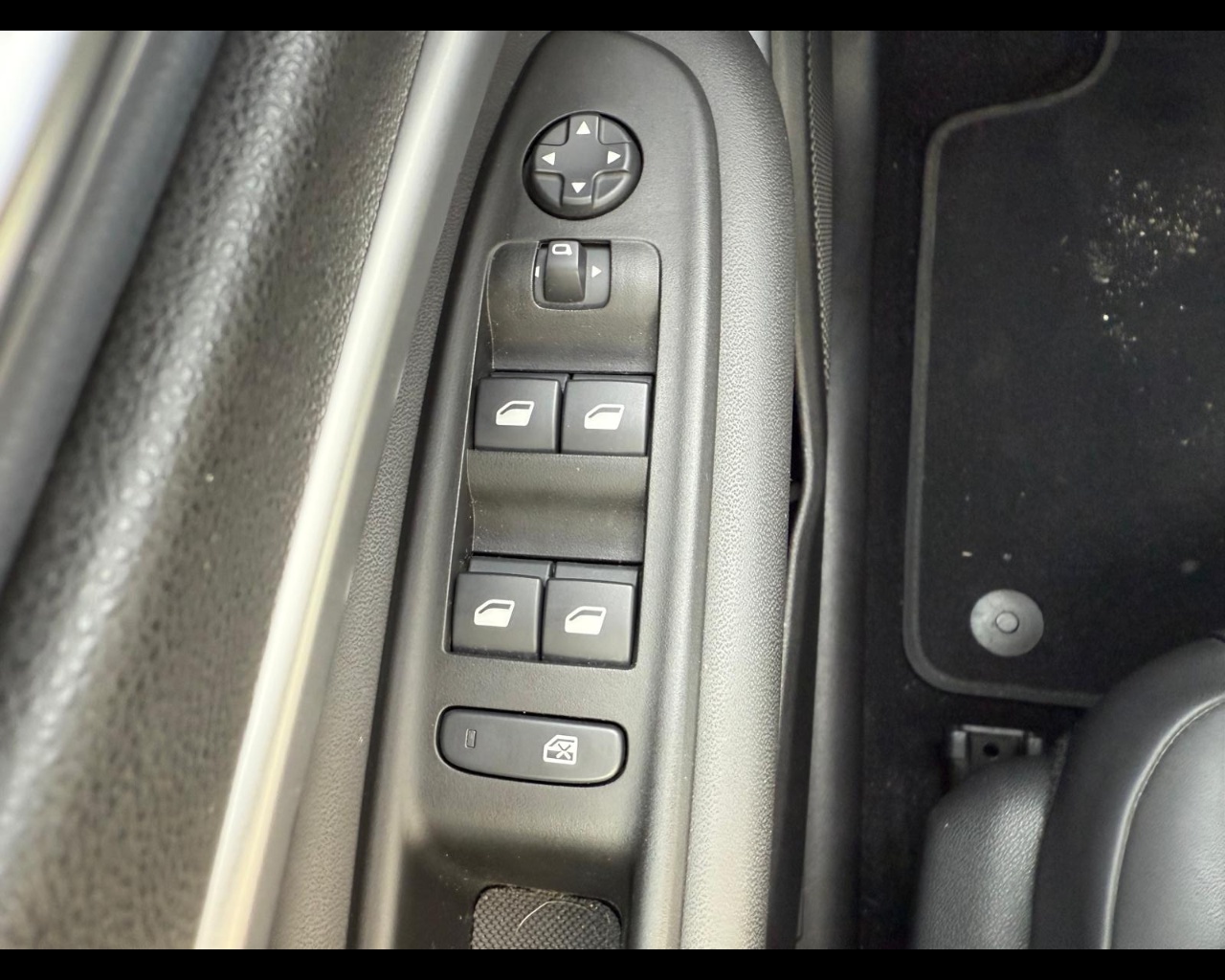 Foto JEEP Avenger 1.2 turbo Altitude fwd 100cv