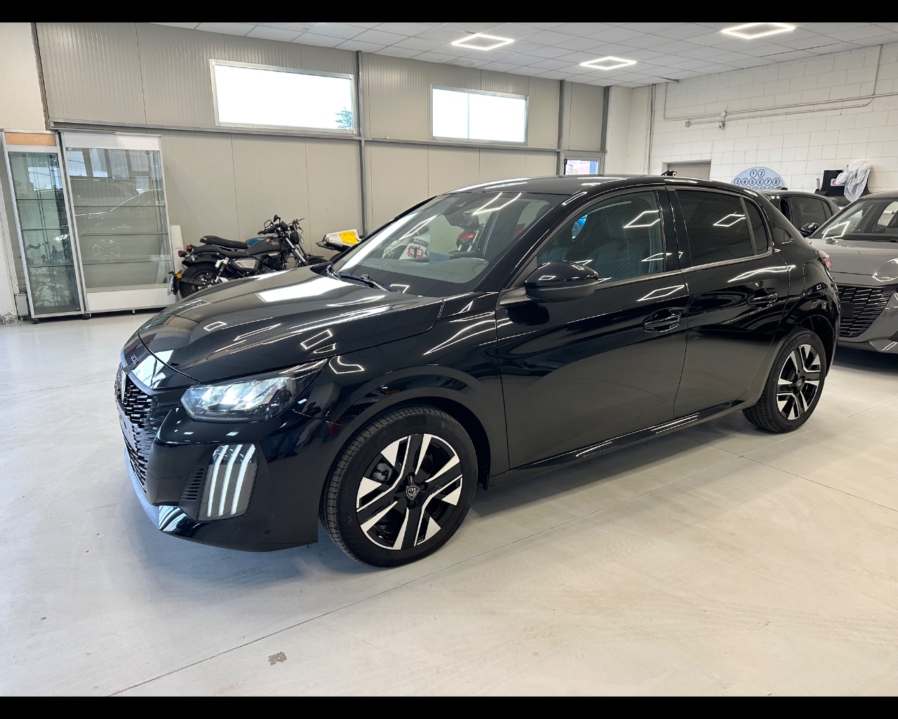Peugeot 208 1.2 hybrid Allure 110cv e-dcs 6