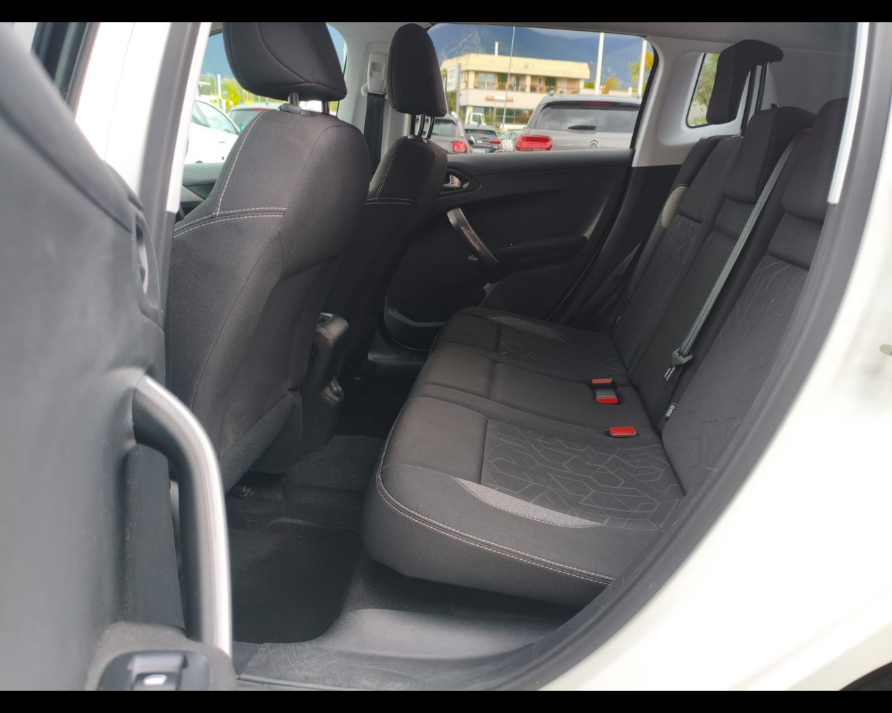 Foto PEUGEOT 2008 1.6 bluehdi Active 100cv 