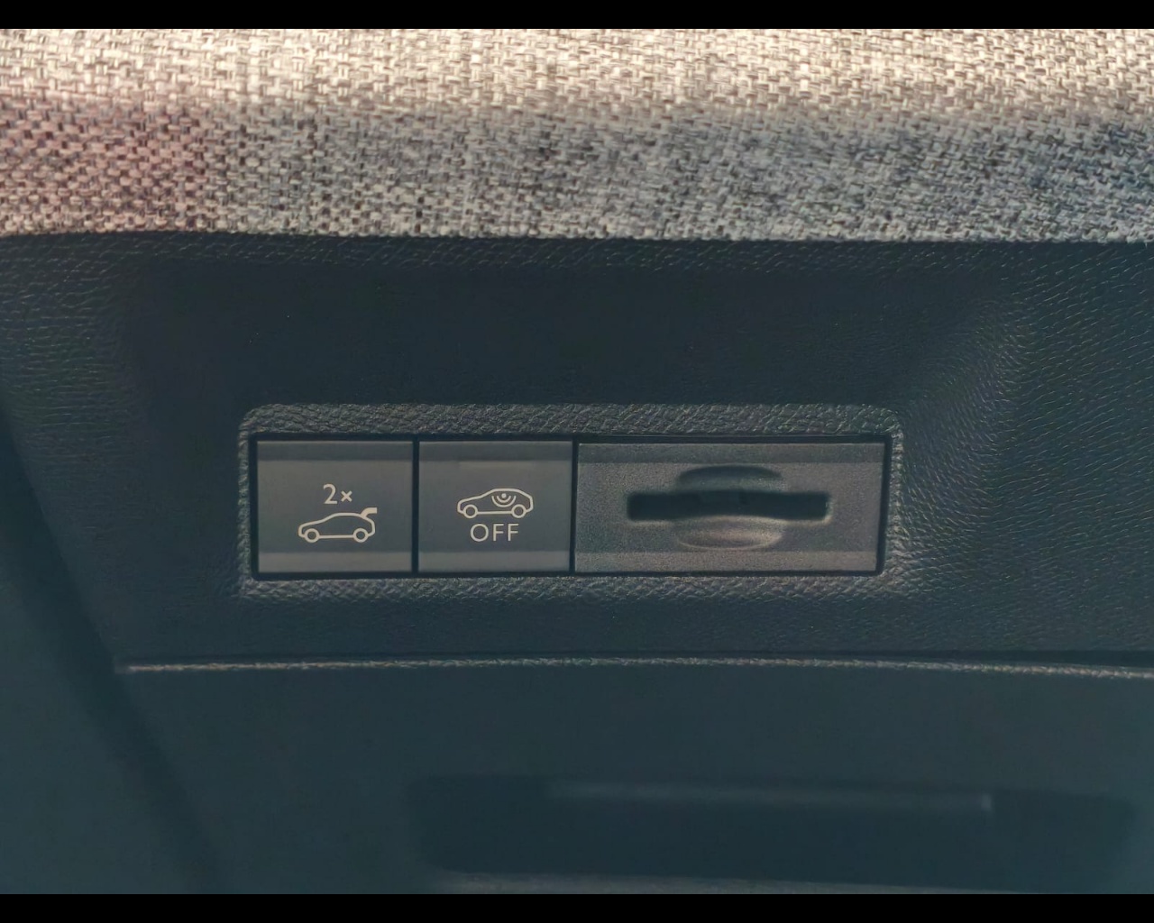 Foto PEUGEOT 5008 1.2 hybrid GT 136cv e-dcs6