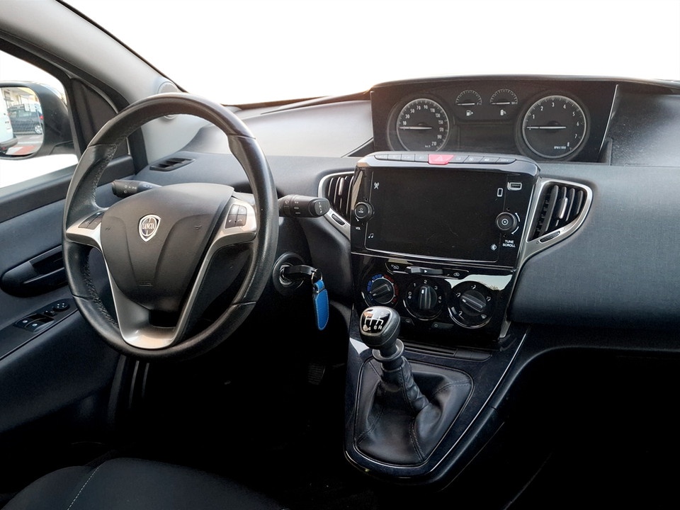 LANCIA Ypsilon 1.0 firefly hybrid Gold s&s 70cv Ibrida usato - 13