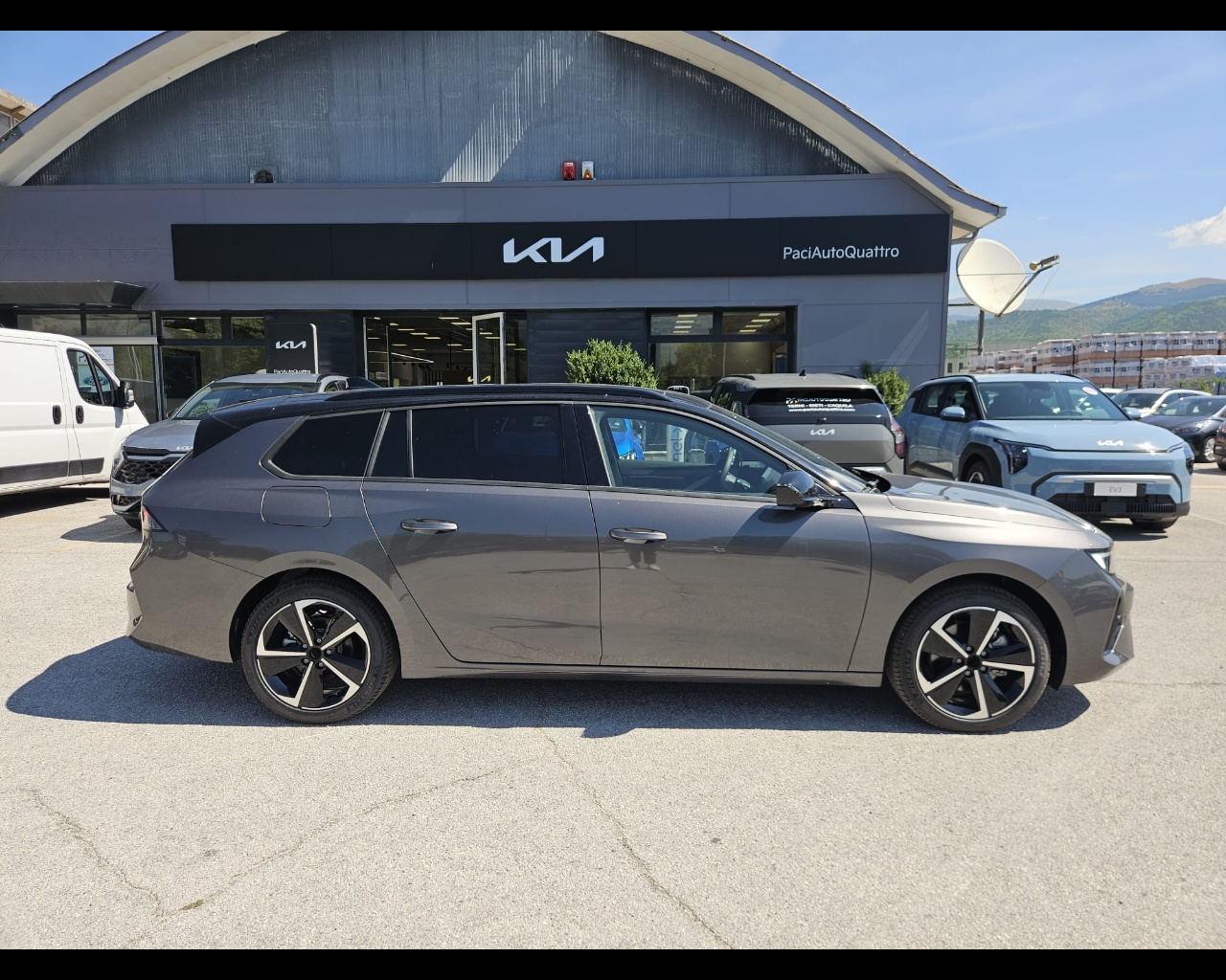 Foto OPEL Astra Sports Tourer 1.2 t GS s&s 130cv