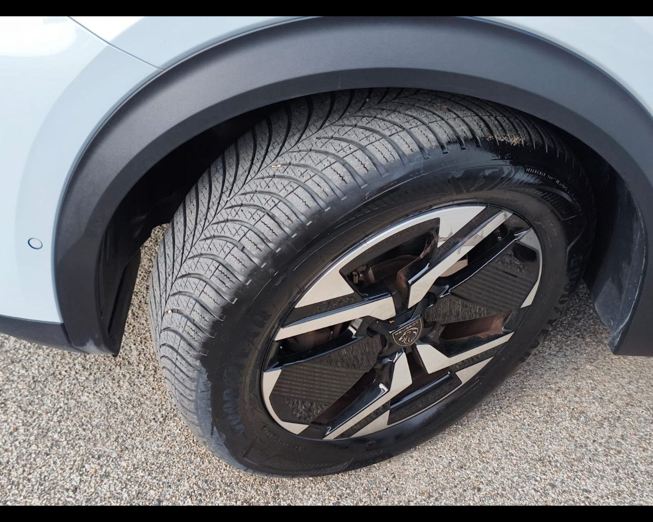 Foto PEUGEOT 2008 1.5 bluehdi Allure s&s 130cv eat8