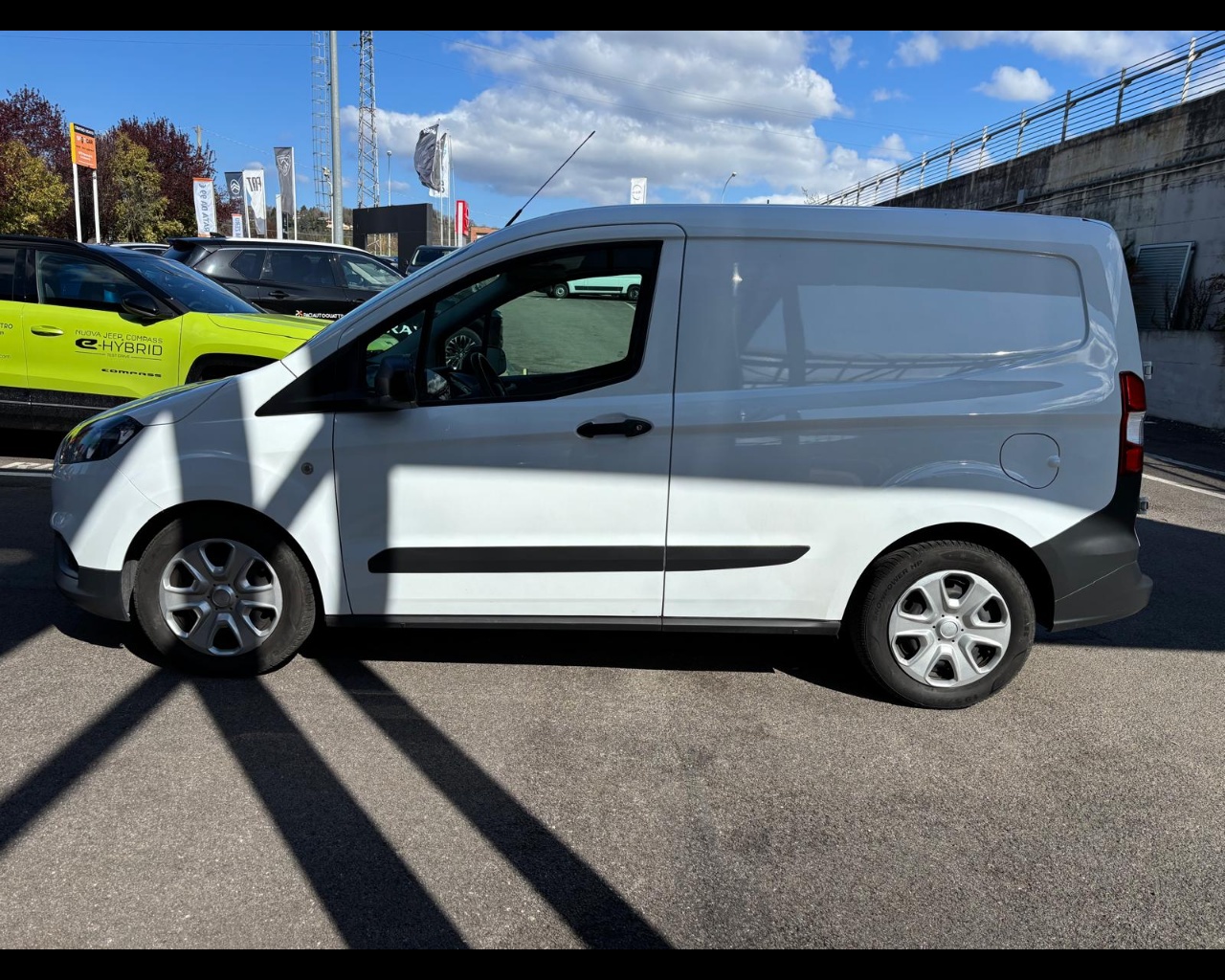 Foto FORD Transit Courier 1.5 tdci 75cv S&S Trend 