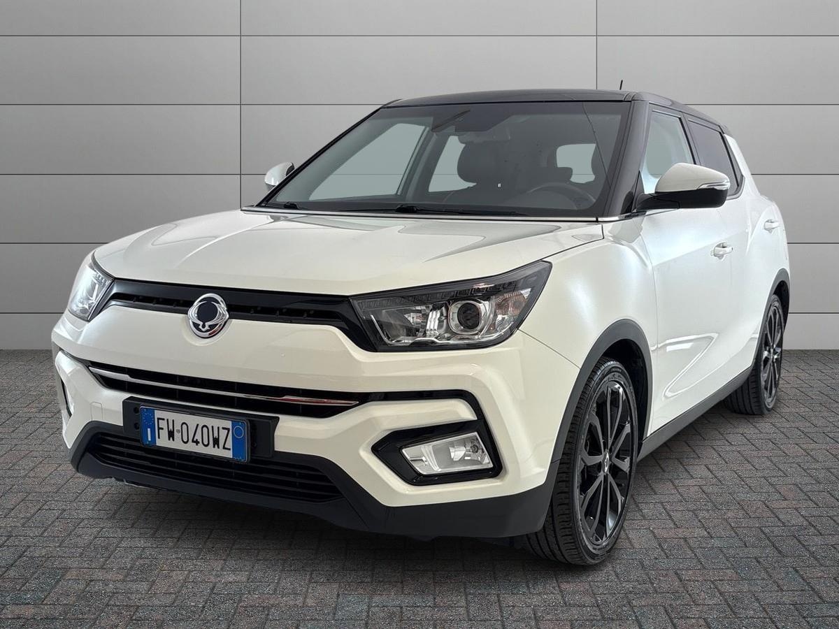 Foto veicolo SHUANGHUAN Tivoli Tivoli - Tivoli 1.6 Icon 2wd auto GPL GPL