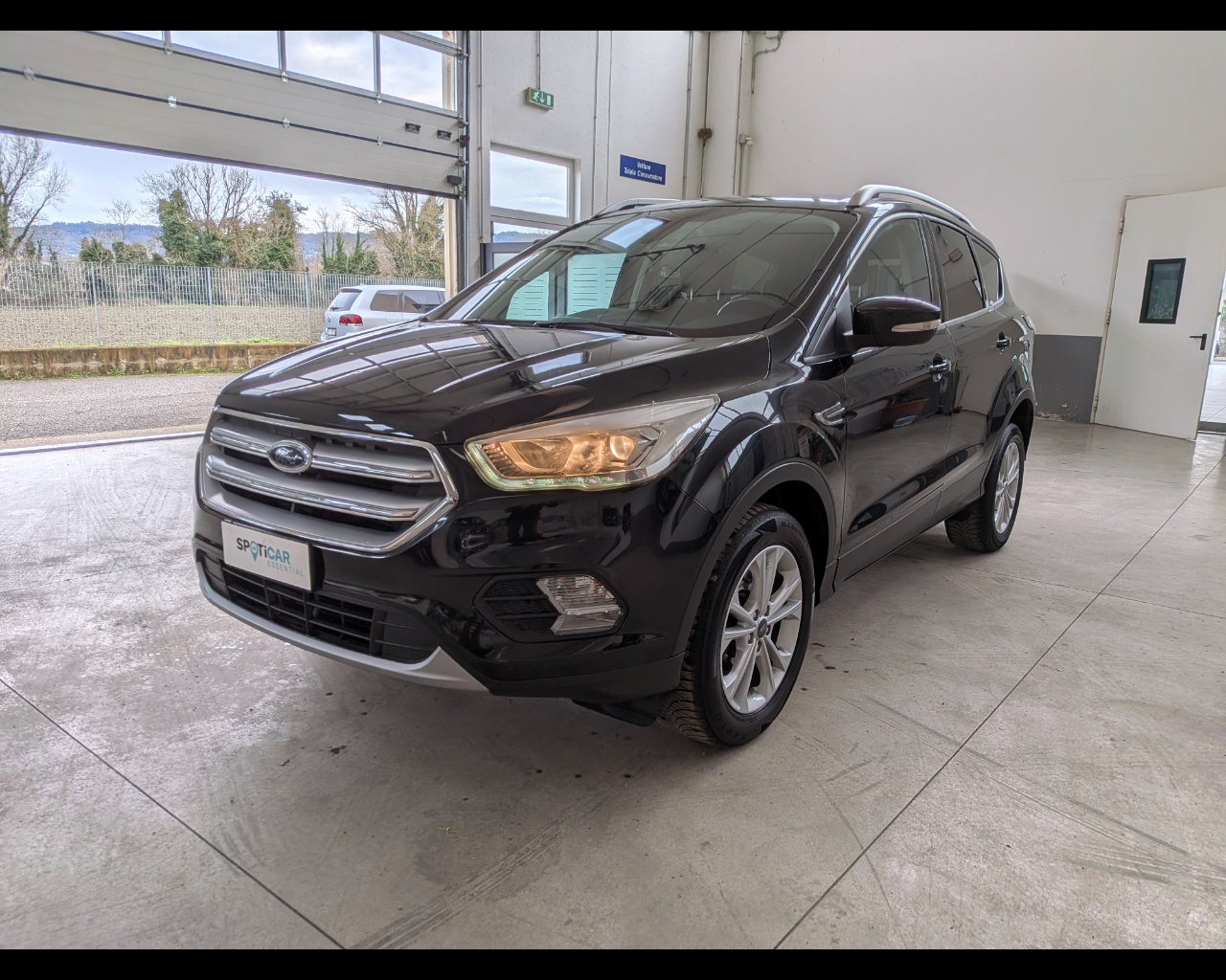 FORD Kuga 1.5 tdci Titanium s&s 2wd 120cv Usata