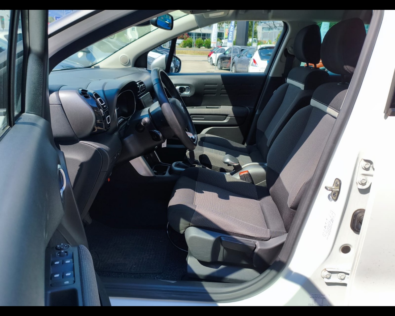 Foto CITROEN C3 Aircross 1.5 bluehdi Shine s&s 100cv