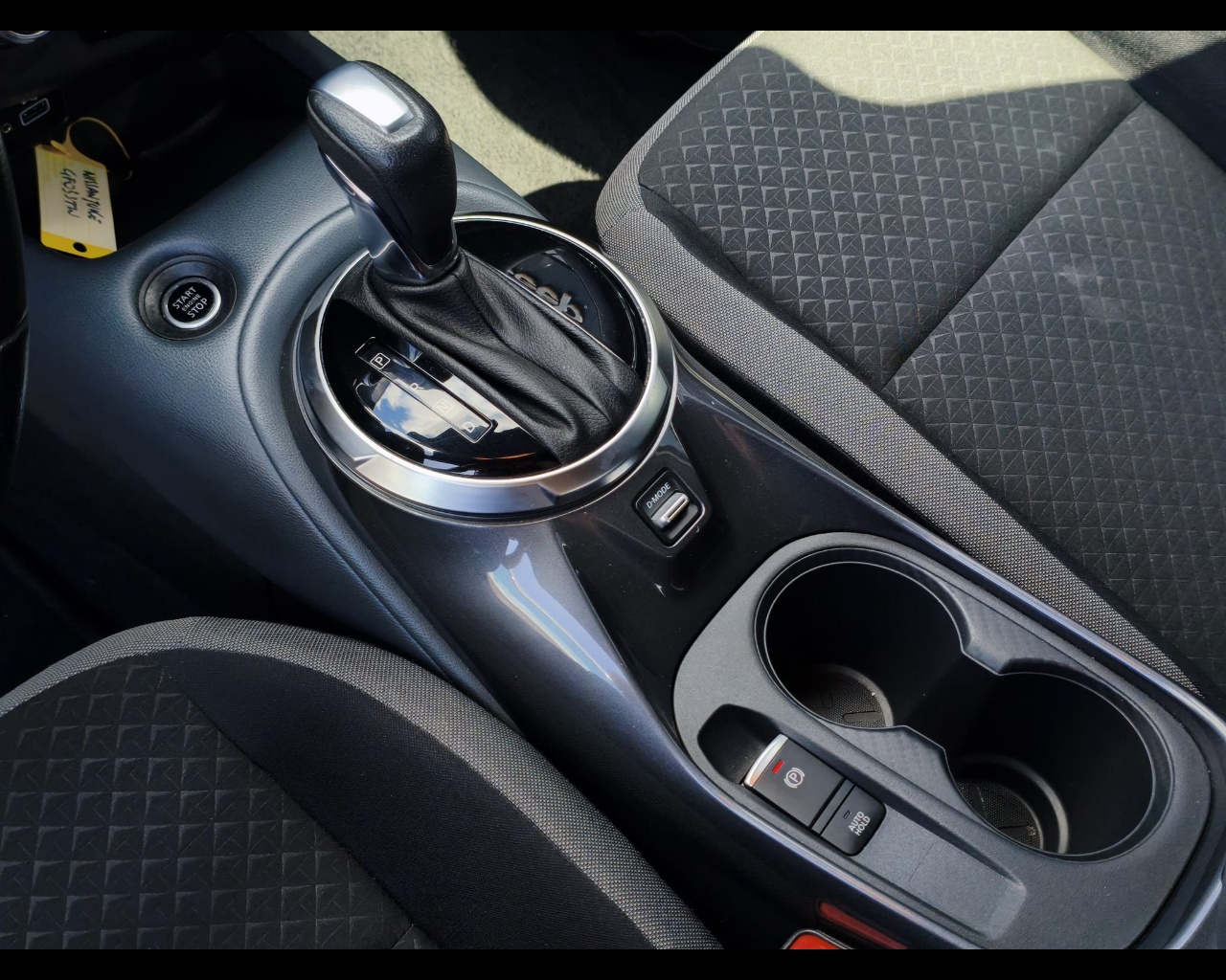 Foto NISSAN Juke 1.0 dig-t N-Connecta 114cv dct