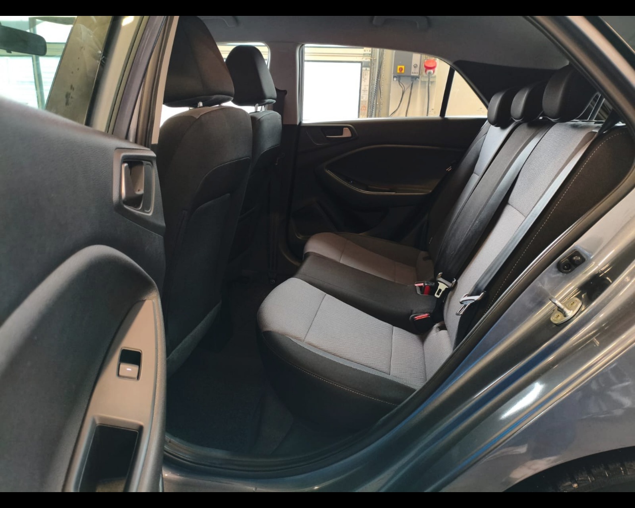 Foto HYUNDAI i20 5p 1.2 Comfort econext 84cv