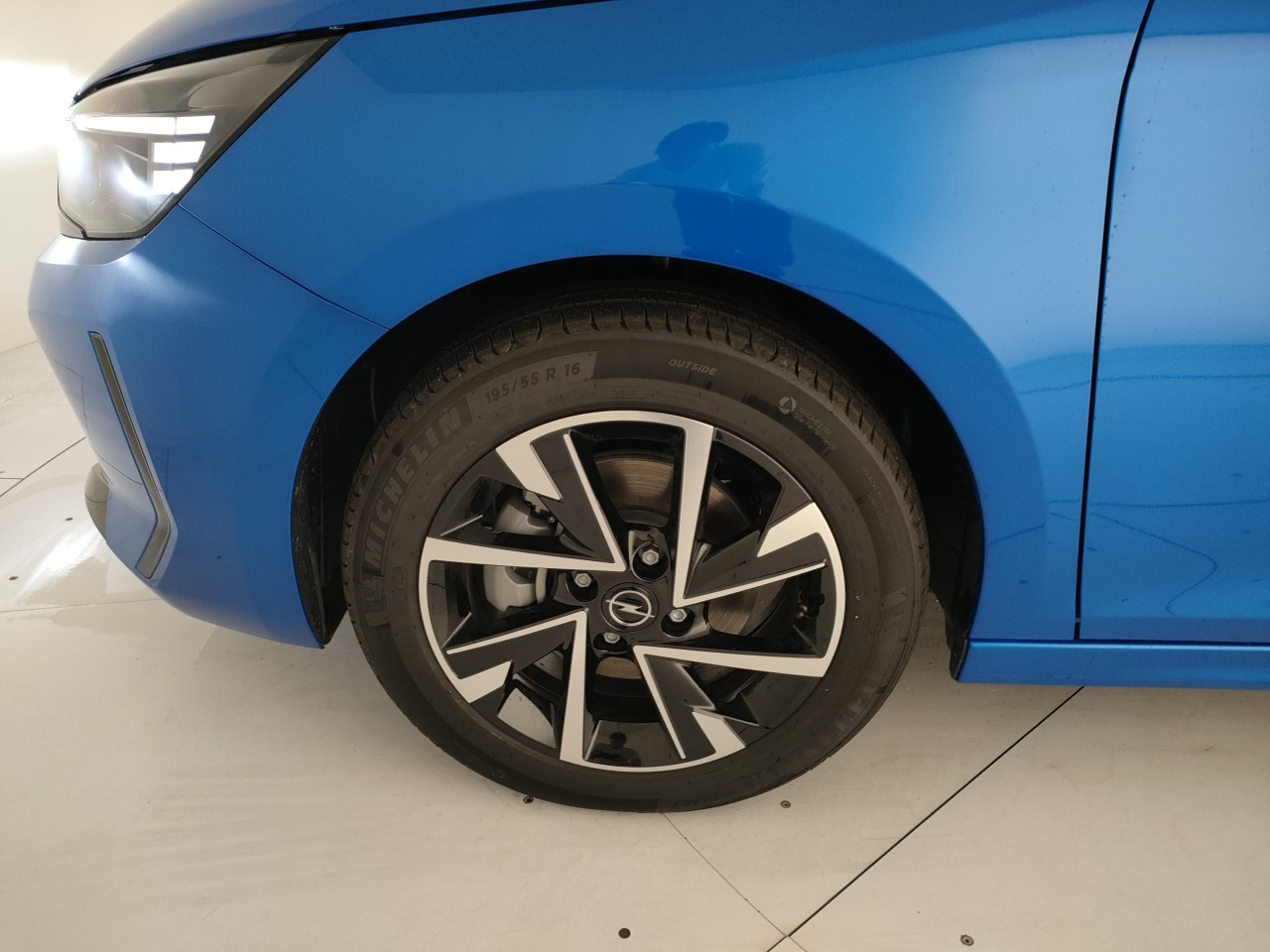 Opel Corsa Nuovo Ibrido benzina Corsa Porto Mantovano