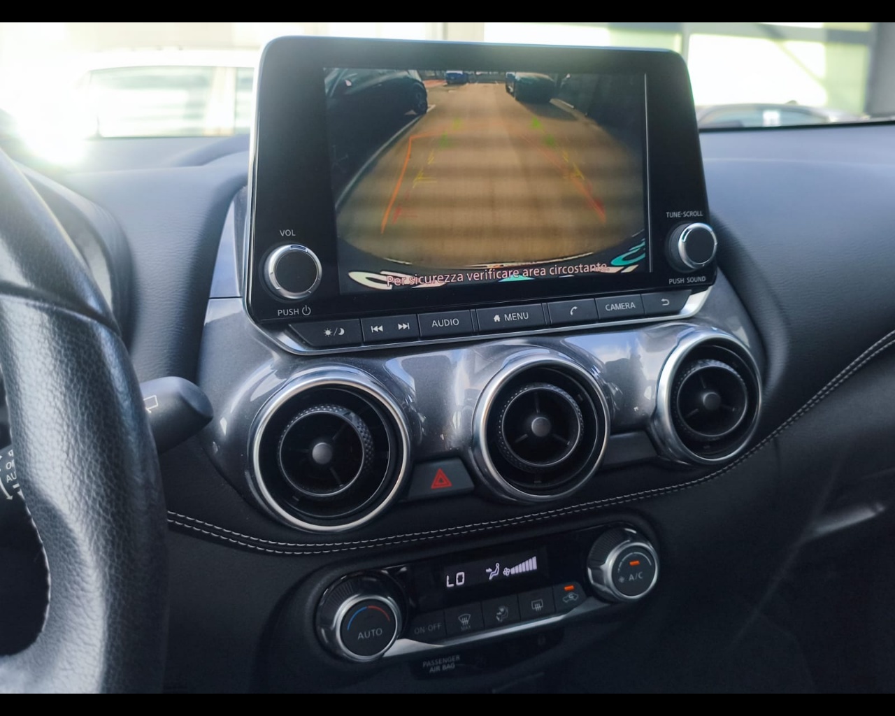 Foto NISSAN Juke 1.0 dig-t N-Connecta 114cv