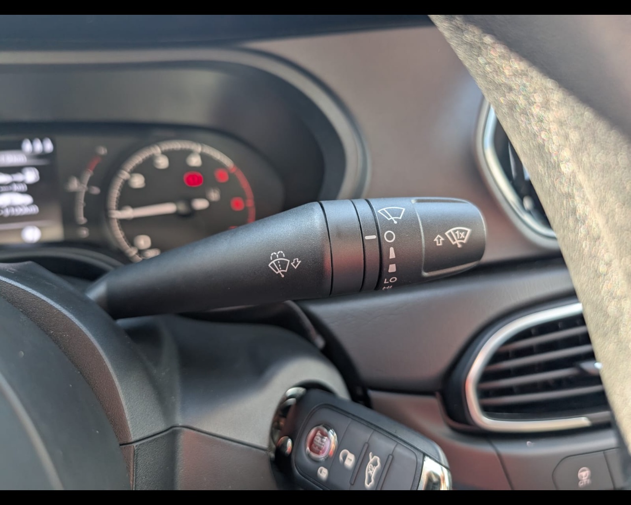 Foto FIAT TIPO SEDAN 1,6 130 CV 