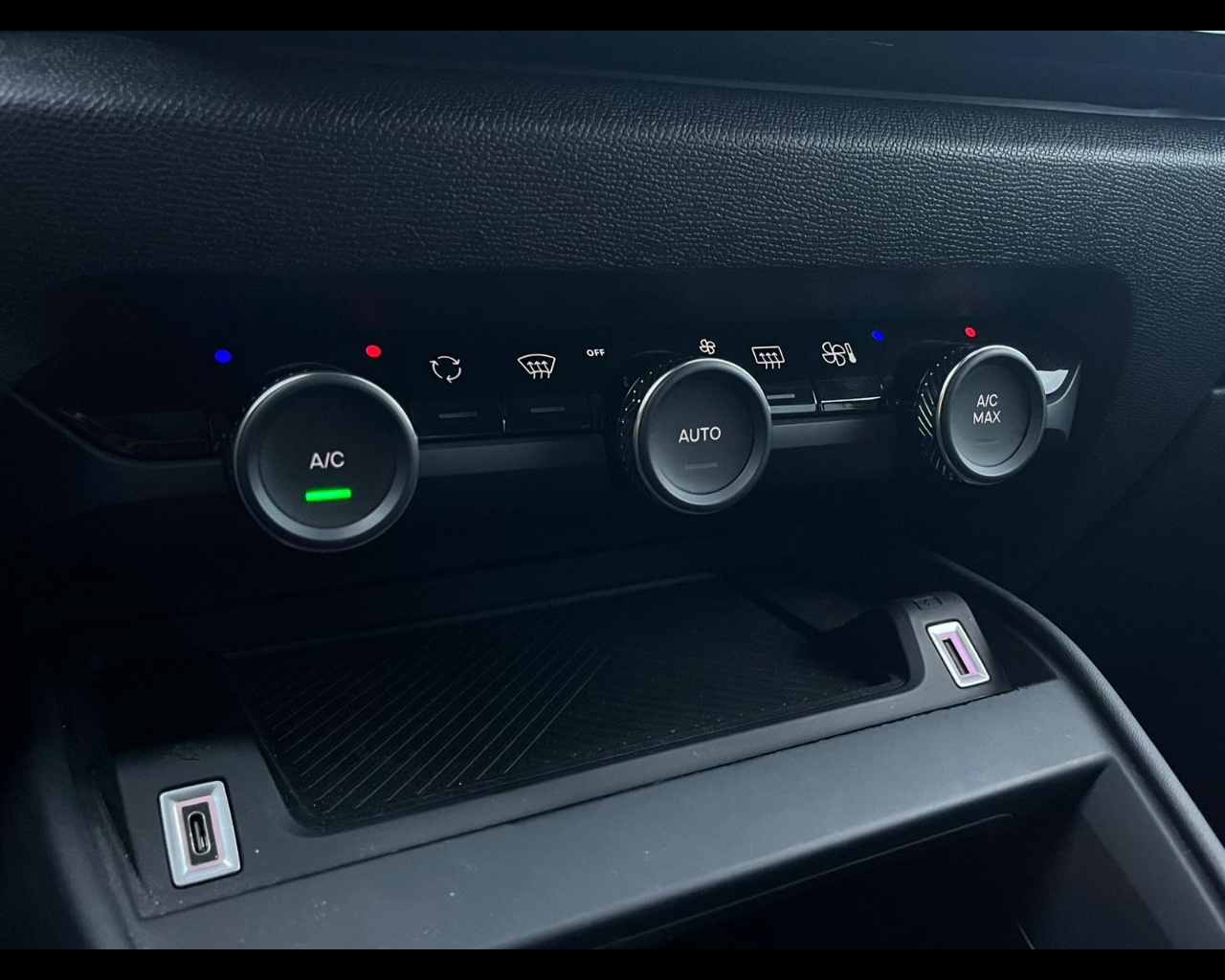 Foto CITROEN C4 1.2 puretech Shine s&s 130cv eat8