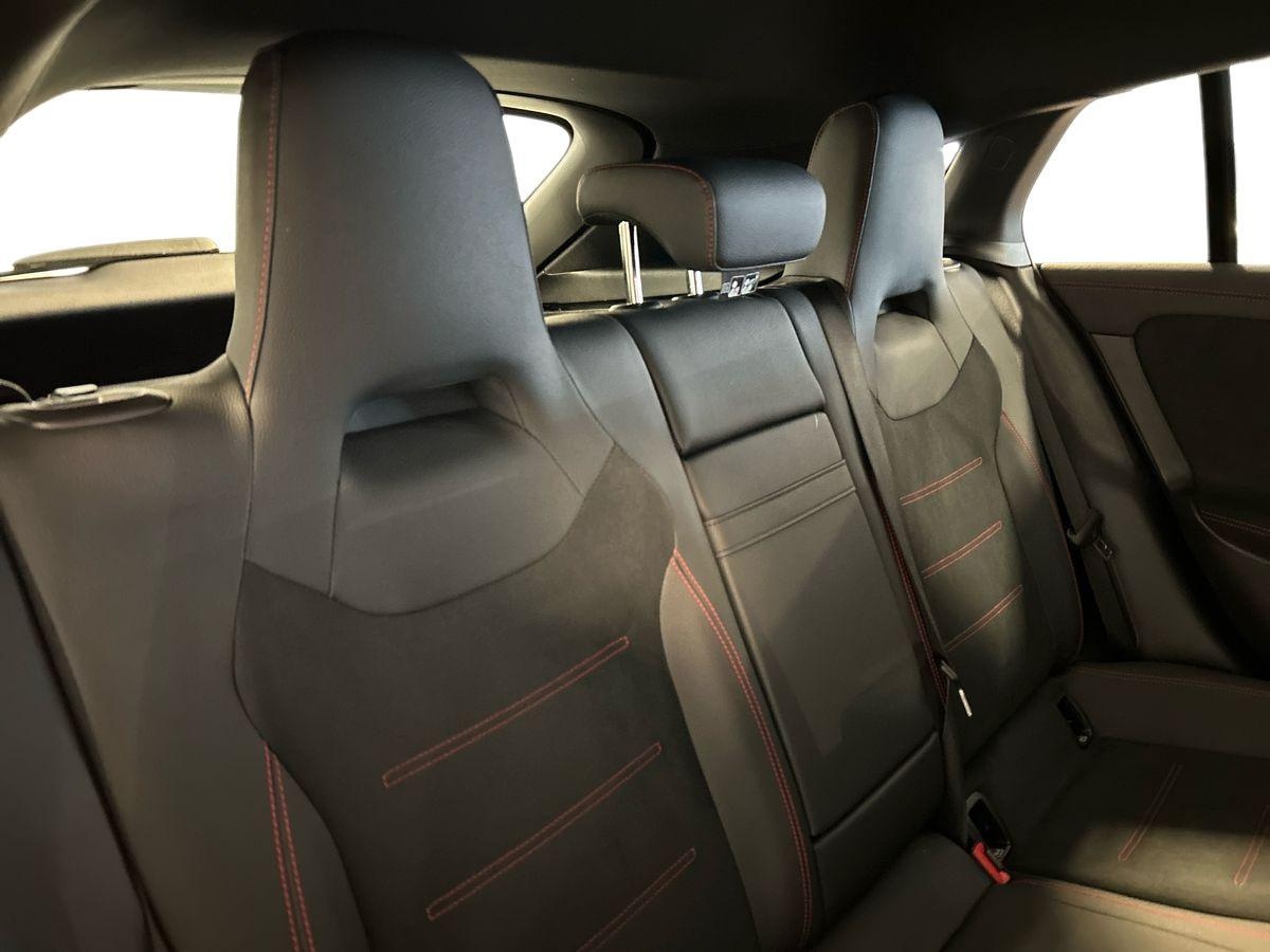 Mercedes  CLA Shooting Brake 180 Edition AMG Line 7G-DCT - 16