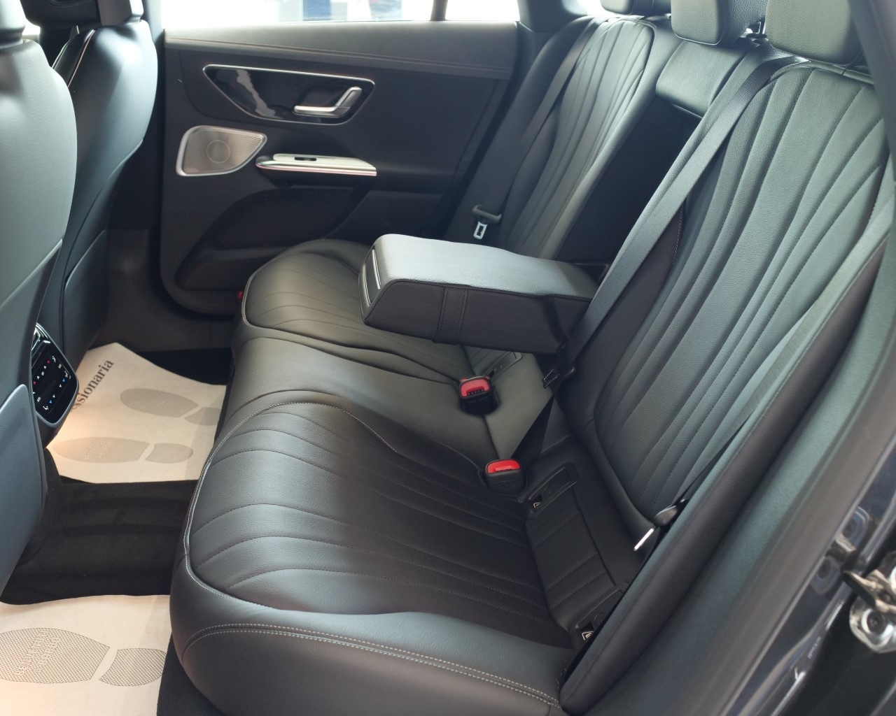 Mercedes EQE EQE 350+ Launch Edition PREMIUM - 13
