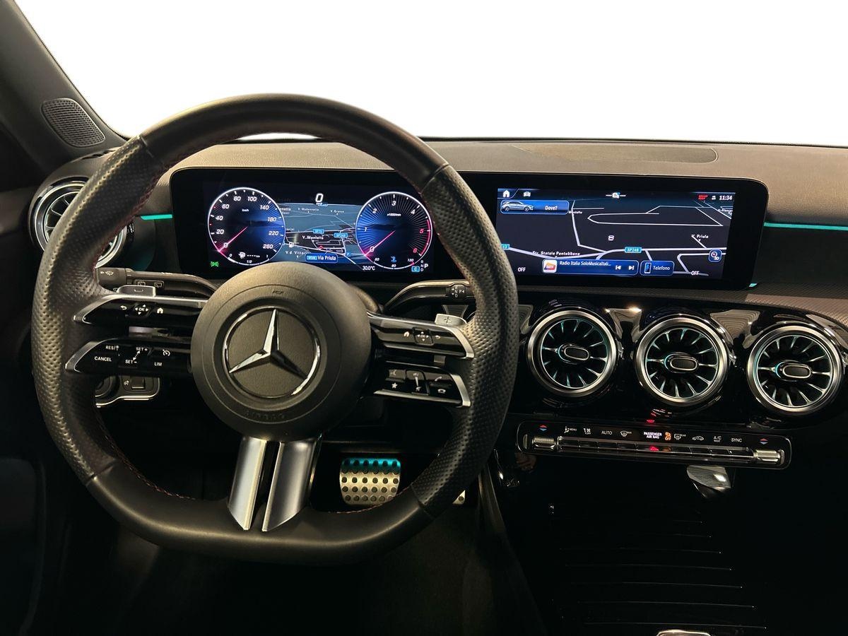 Mercedes  Classe A 180 D Advanced Plus AMG Line 8G-DCT - 11