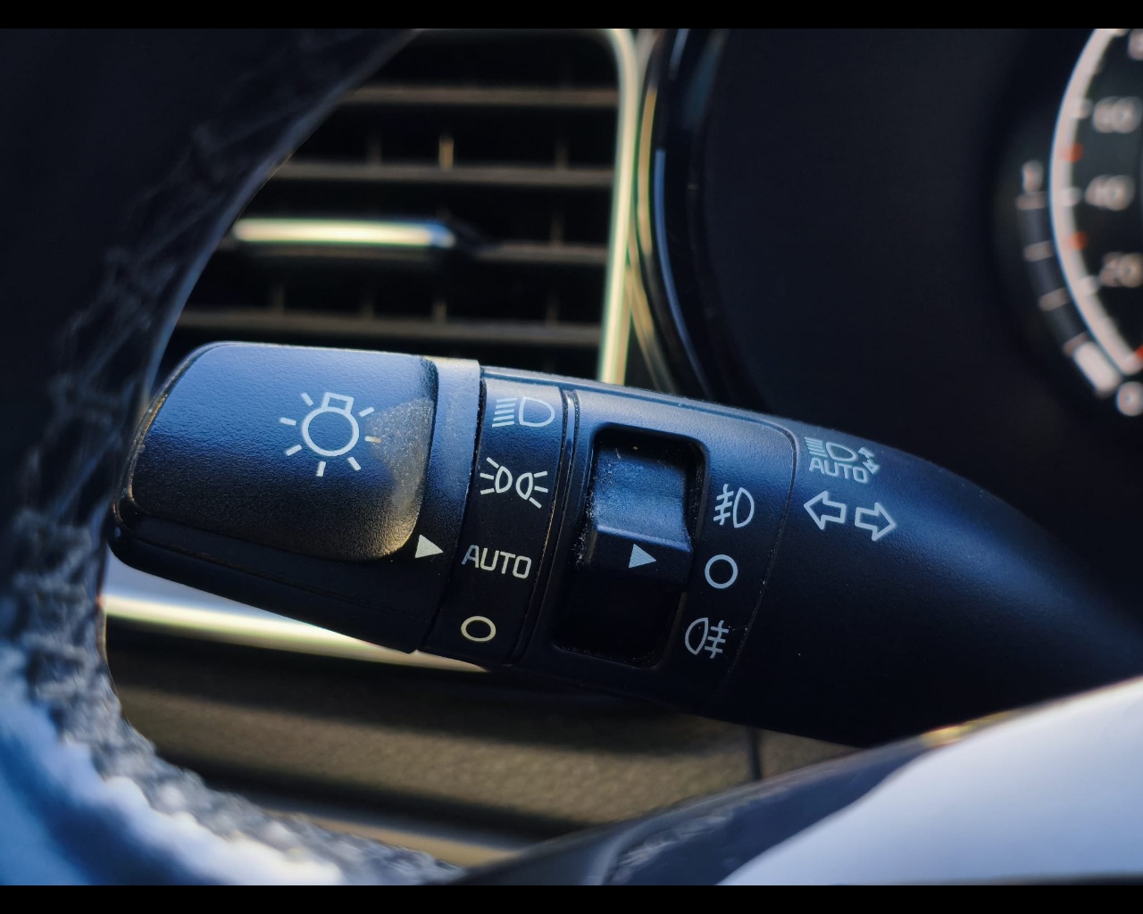 Foto KIA XCeed 1.6 crdi mhev Style 136cv imt