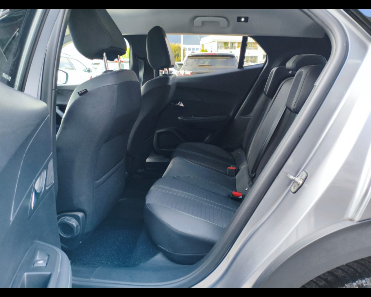 Foto PEUGEOT 2008 1.5 bluehdi Allure s&s 110cv