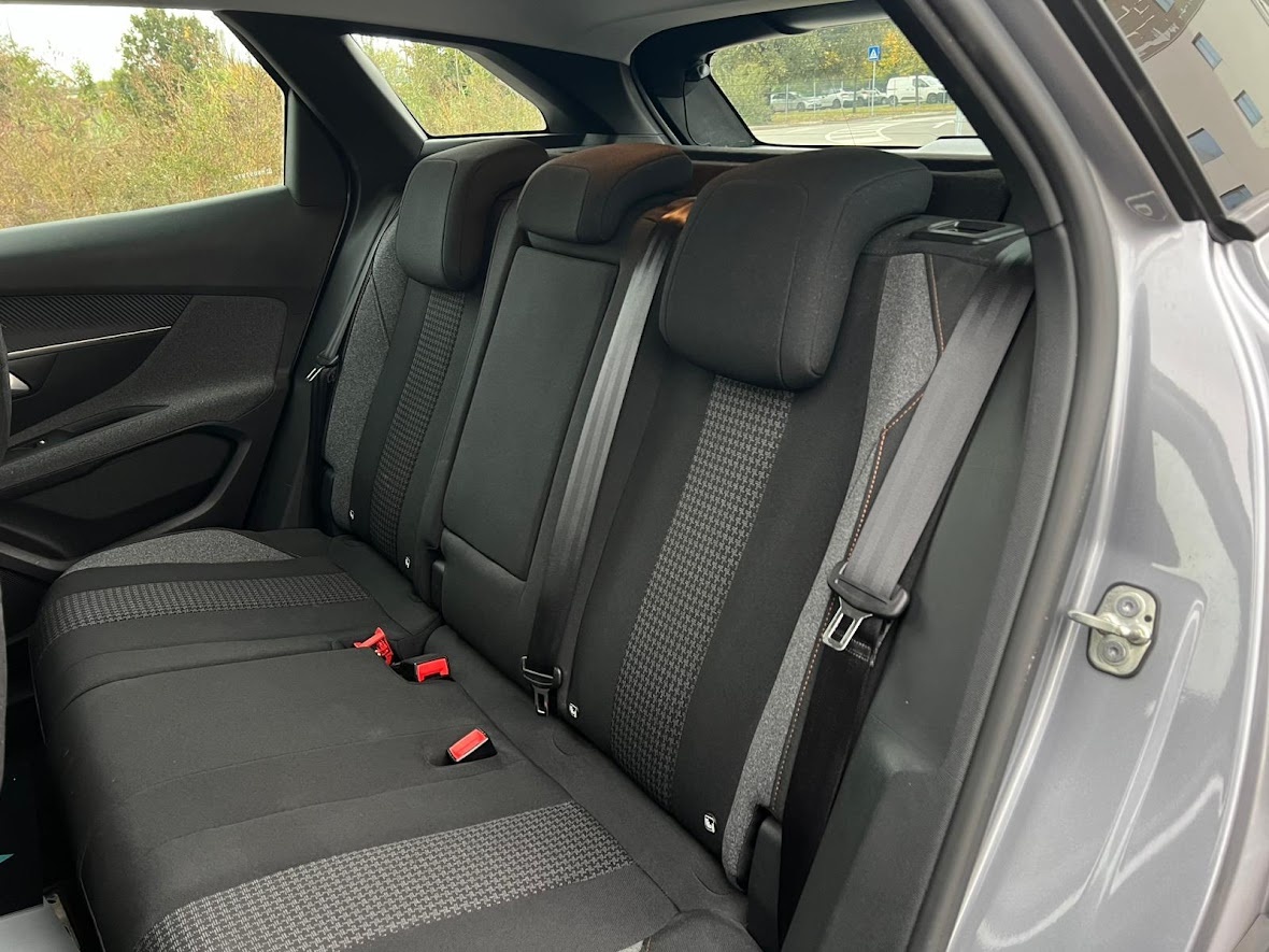 PEUGEOT 3008 3008 1.5 bluehdi Active s&s 130cv Diesel Usato - 12