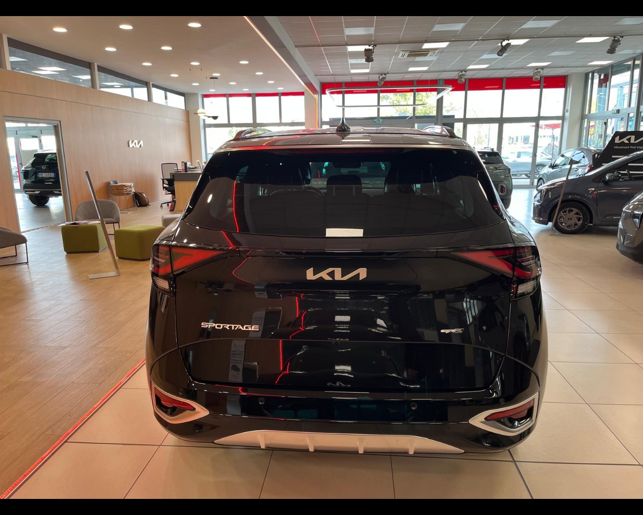 Foto KIA SPORTAGE MY25 1.6 PHEV AWD GTL SPT
