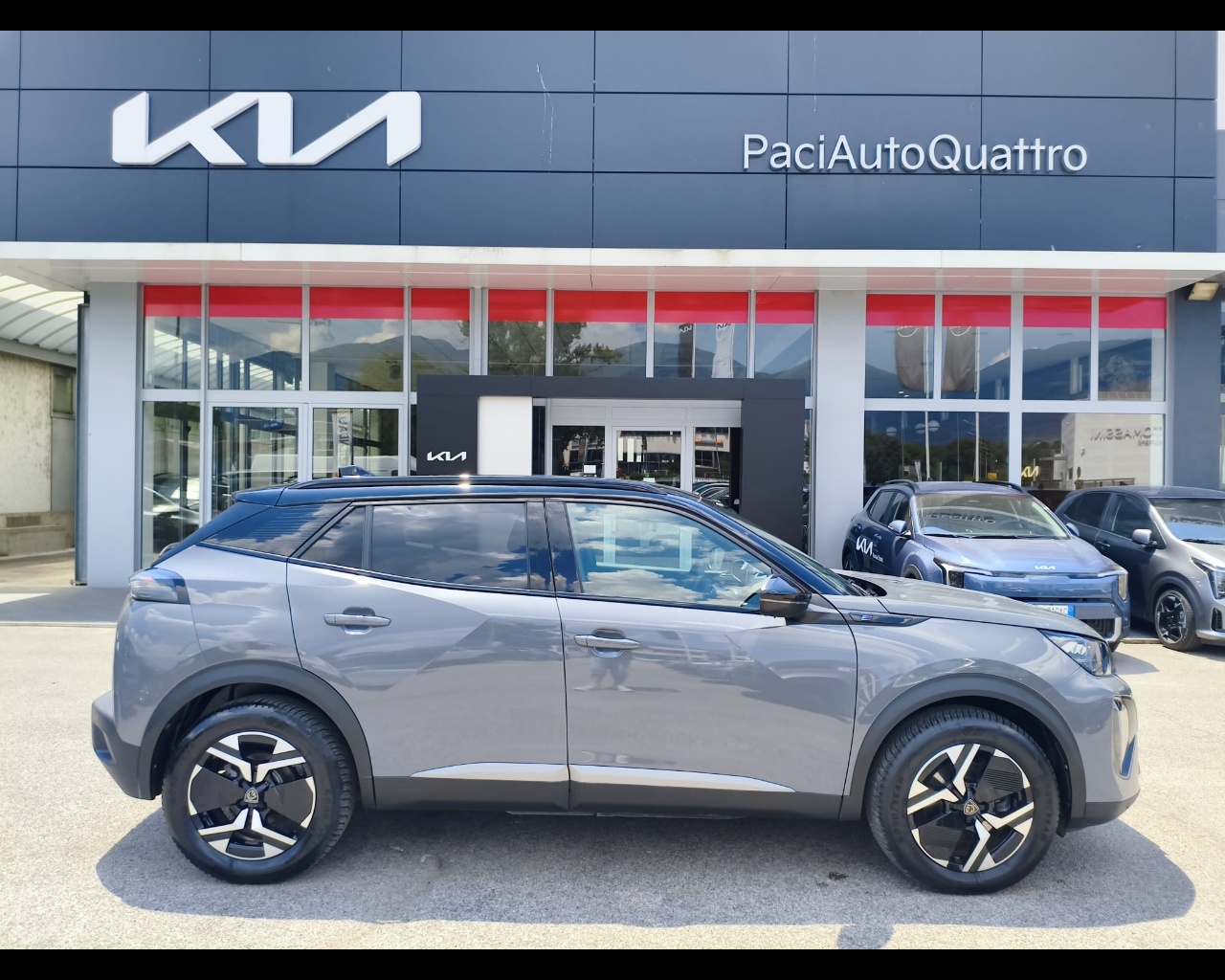 Foto PEUGEOT 2008 54 kWh GT