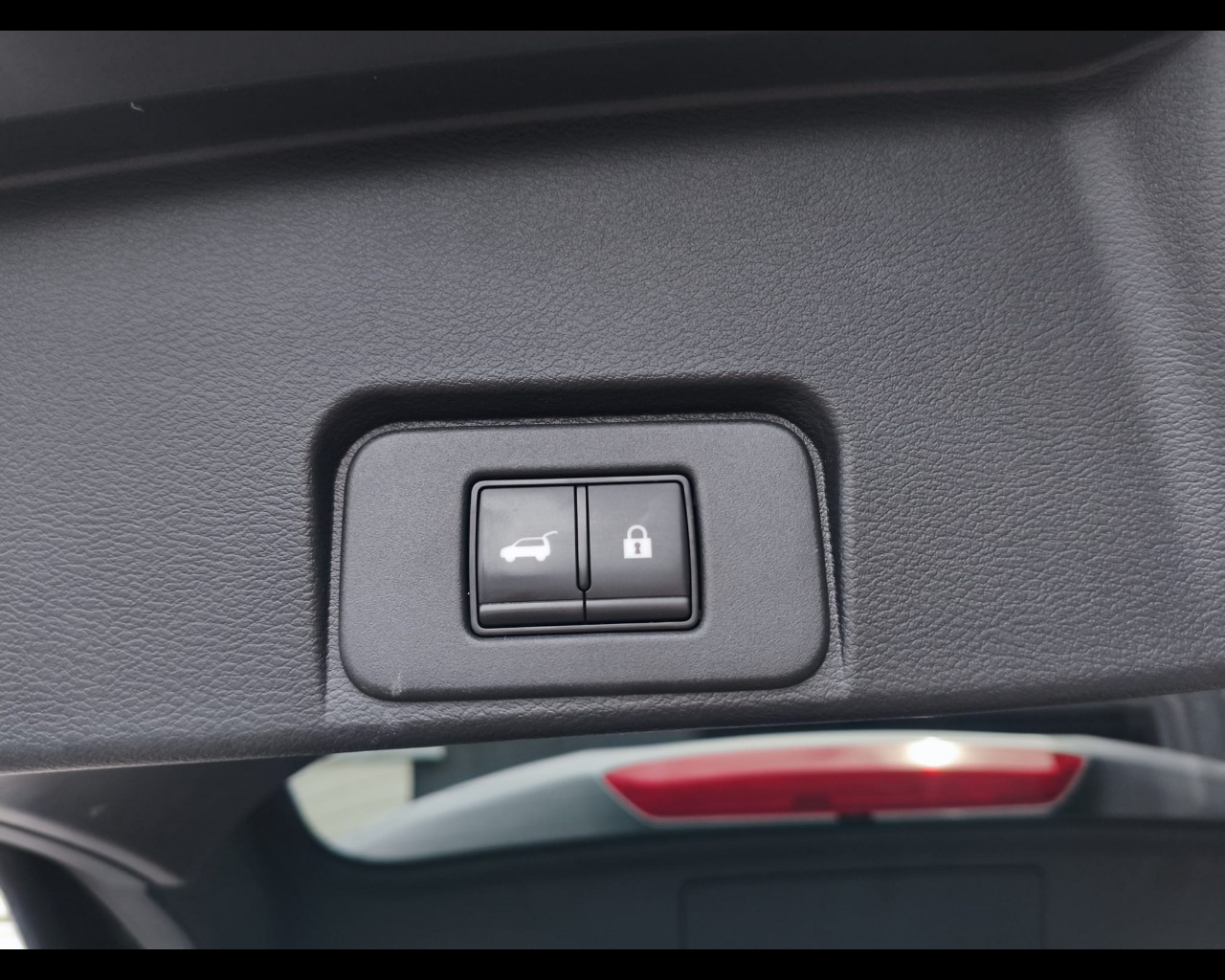 Foto NISSAN X-Trail 1.5 e-power Tekna e-4orce 4wd auto