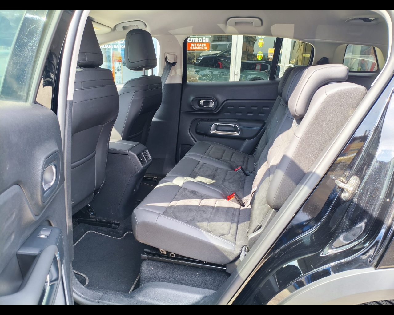 Foto CITROEN C5 Aircross 1.5 bluehdi Shine s&s 130cv eat8