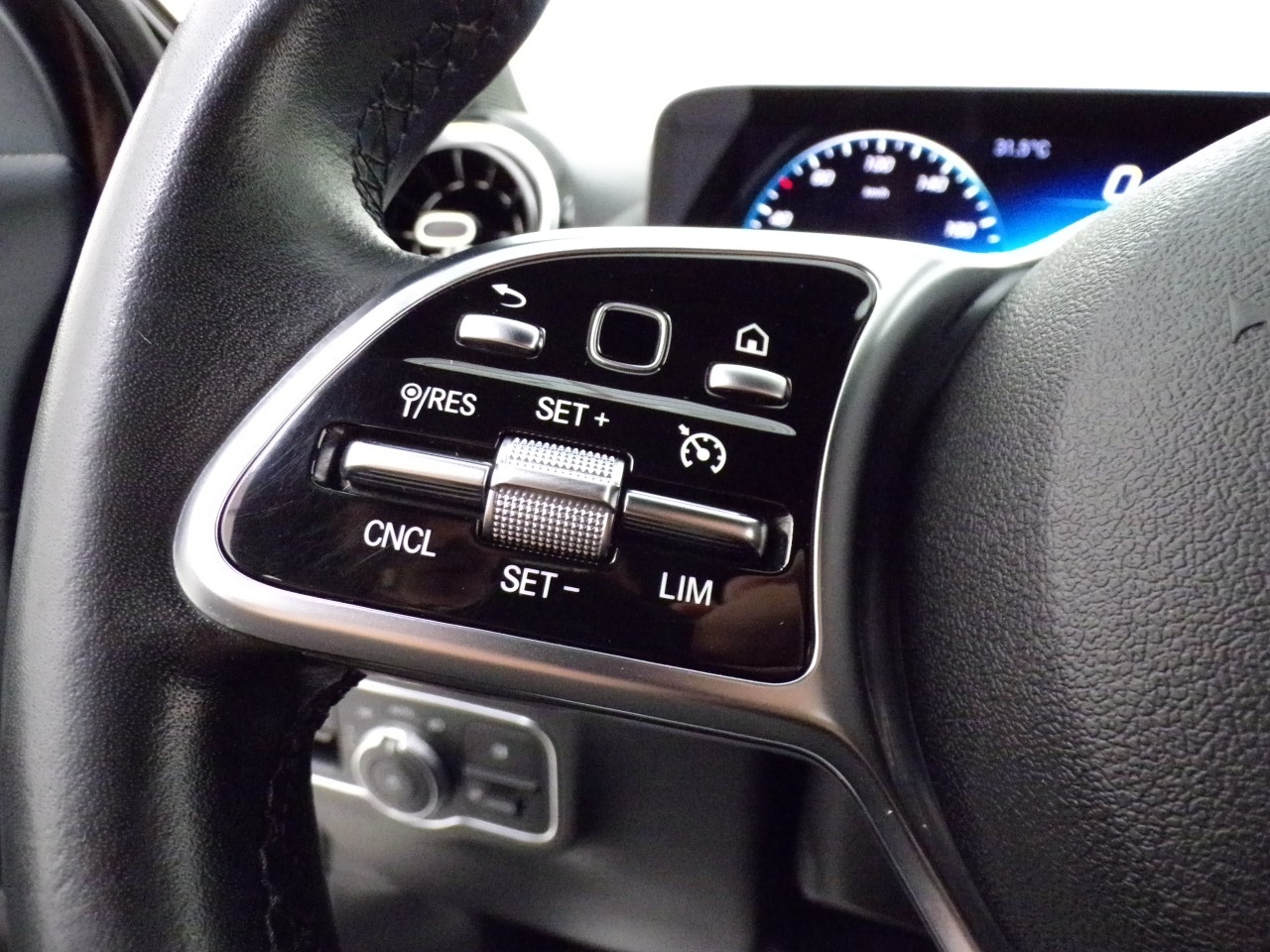 Mercedes GLA GLA 200 D Sport Plus 4Matic 8G-DCT - 17