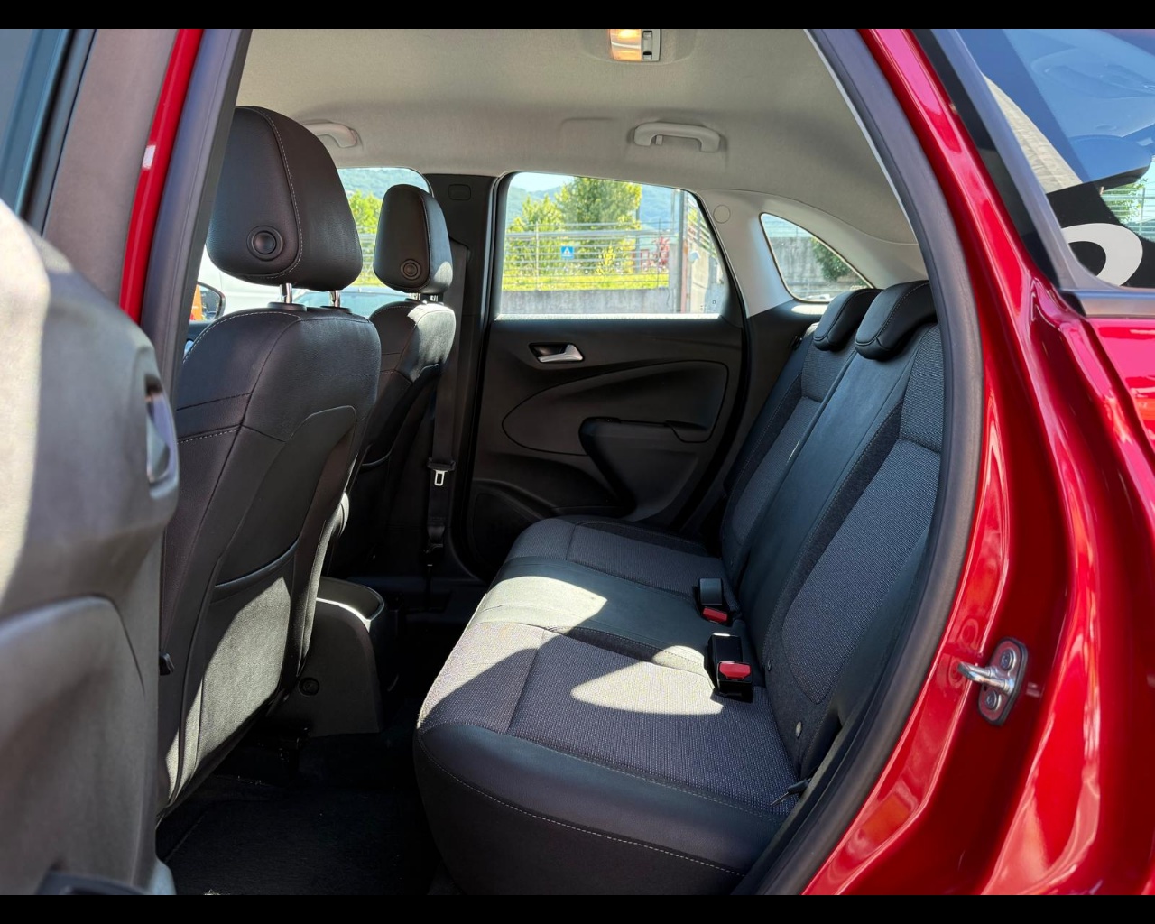 Foto OPEL Crossland 1.2 Elegance s&s 110cv