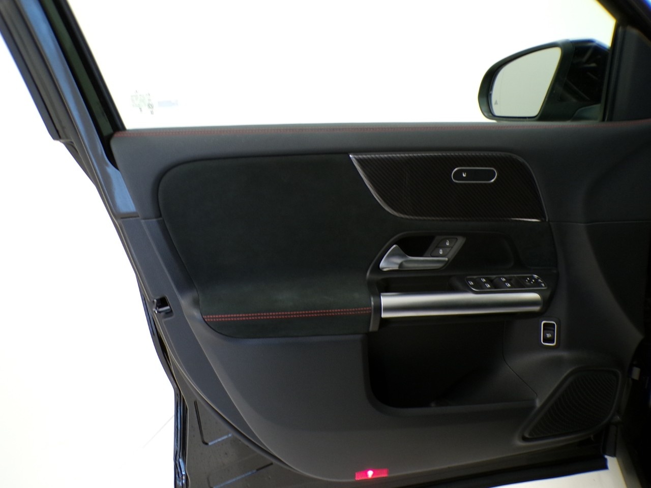Mercedes  GLA 200 D AMG Line Advanced Plus 8G-DCT - 9