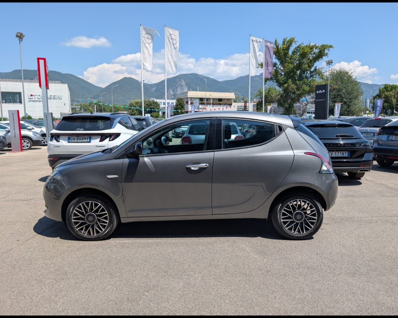 Foto LANCIA Ypsilon 1.0 firefly hybrid Platino s&s 70cv
