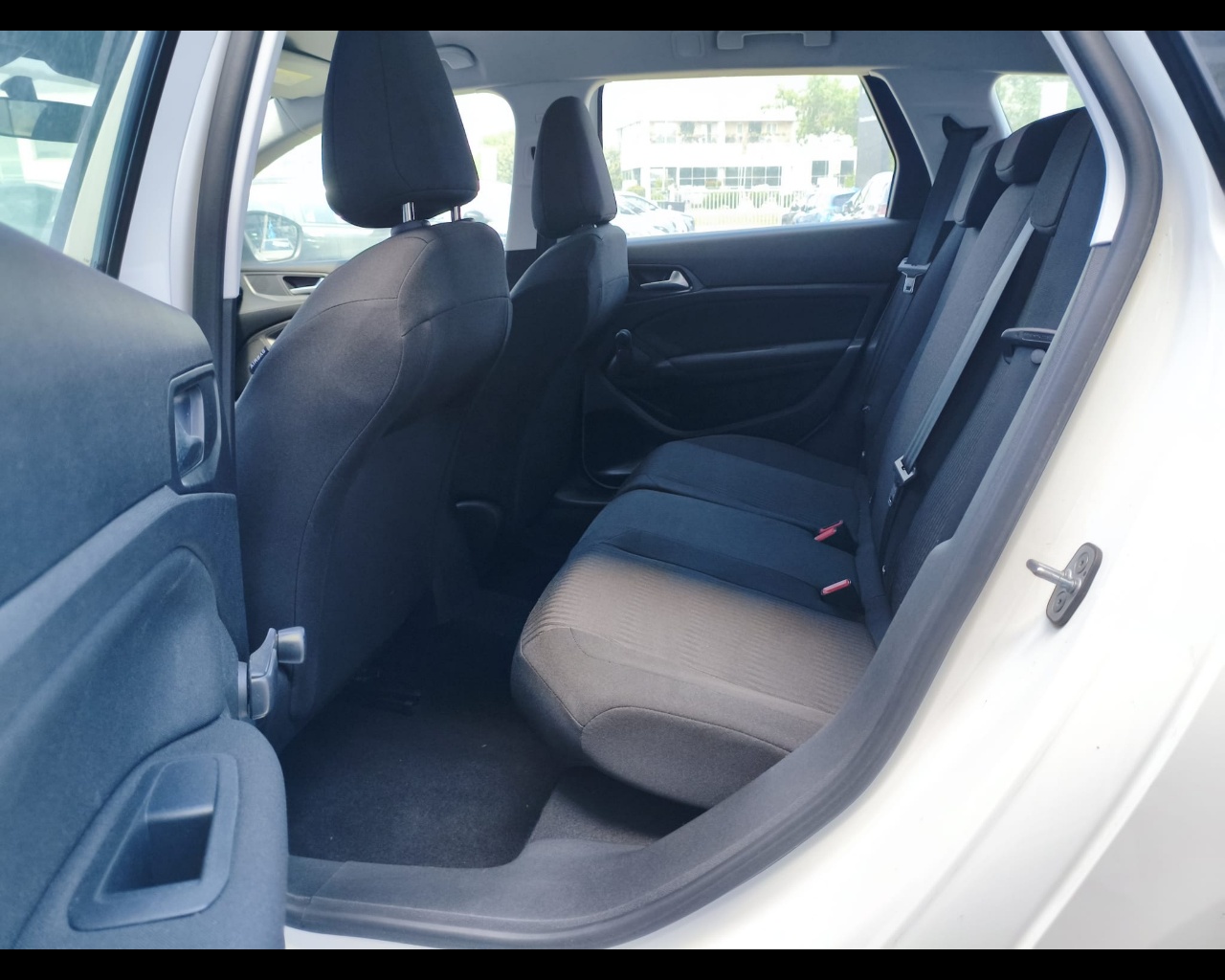 Foto PEUGEOT 308 SW 1.6 bluehdi Access s&s 100cv