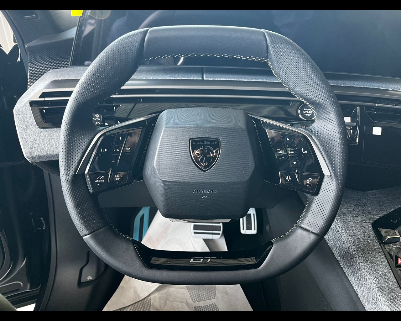 Foto PEUGEOT Nuova 3008 GT - Plug-in HYBRID 195