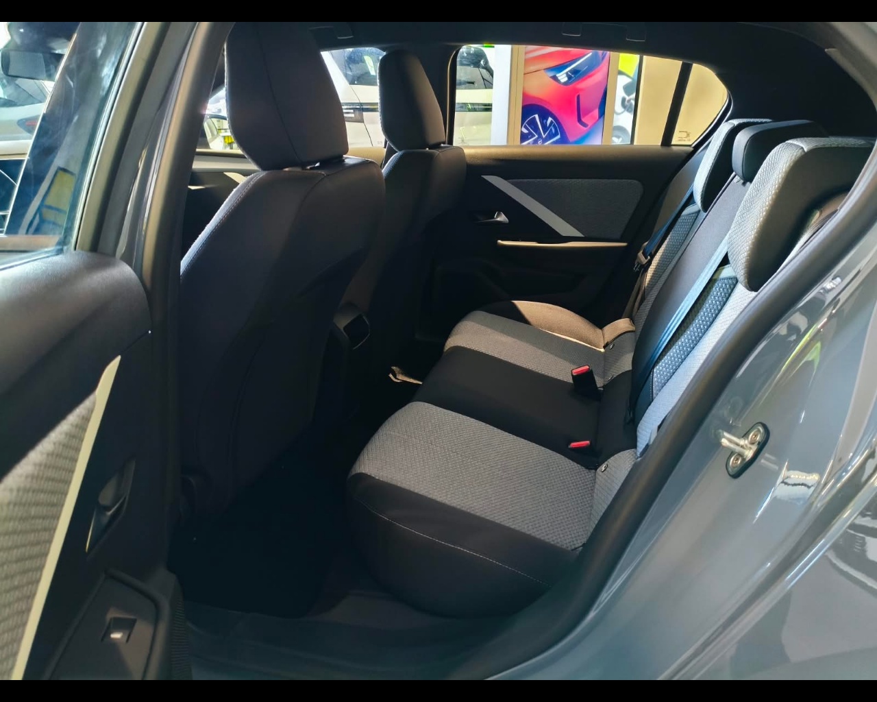 Foto OPEL Astra 5P Edition Diesel 130cv (96kW) Automatico
