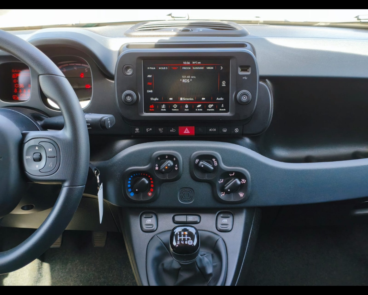 Foto FIAT Panda 1.0 firefly hybrid Cross s&s 70cv 5p.ti
