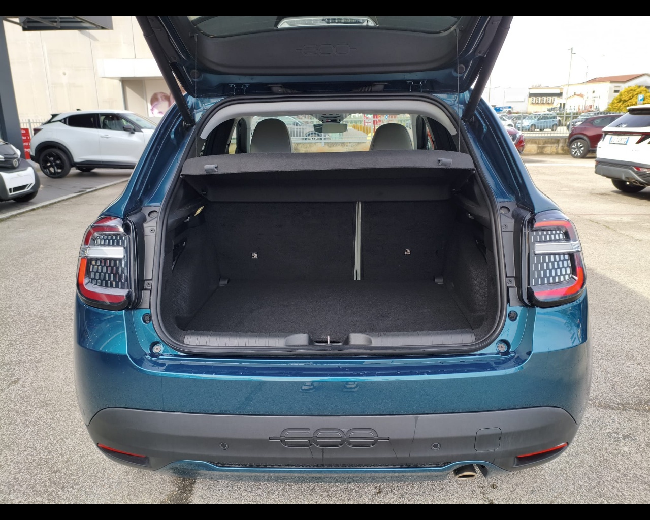 Foto FIAT 600 1.2 hybrid La Prima 110cv auto