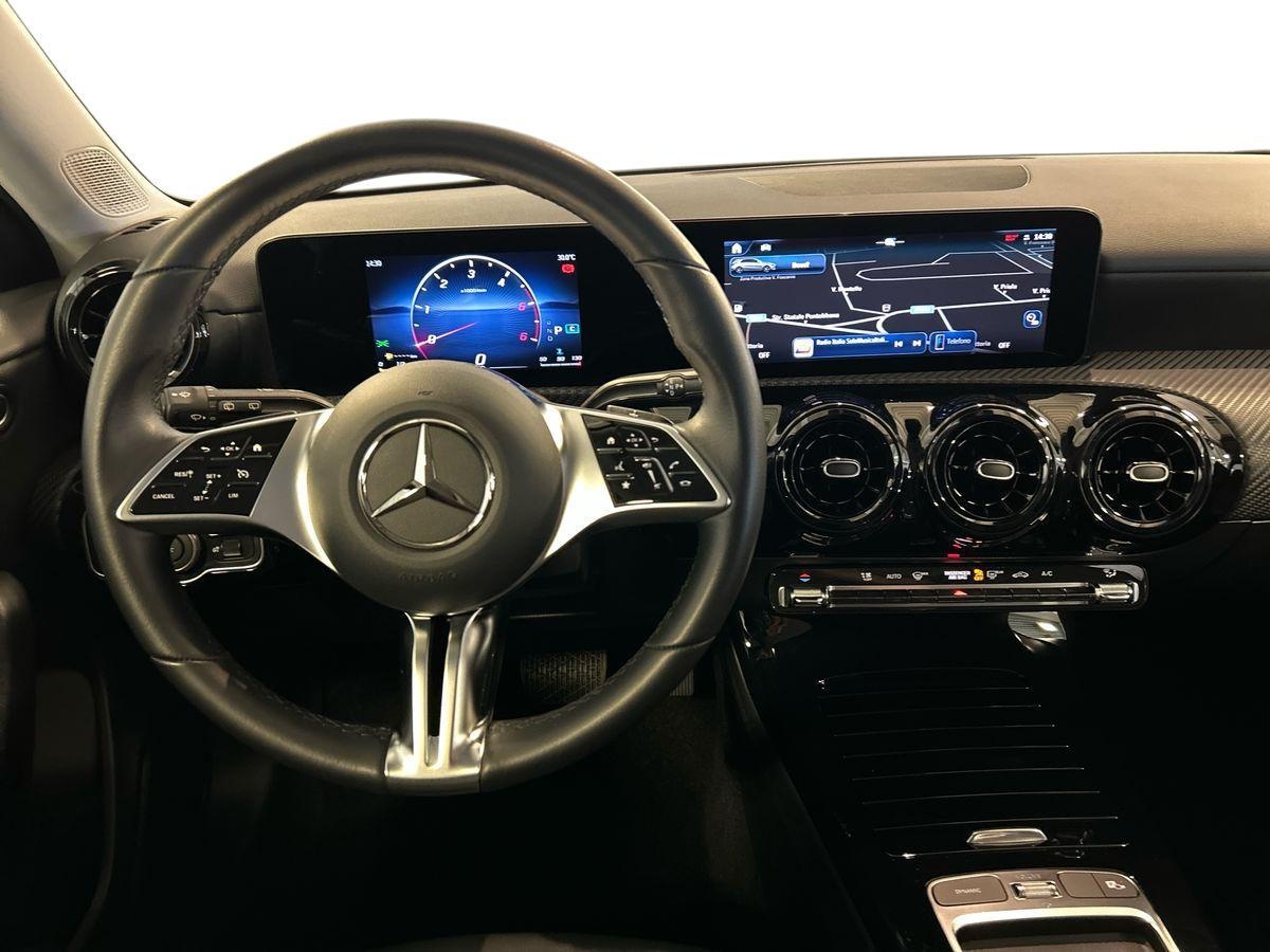 Mercedes Classe A Classe A 180 D Advanced Speedshift DCT AMG 8G - 11