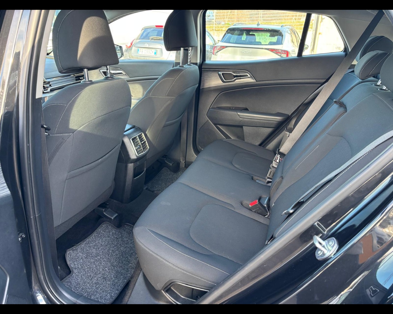 Foto KIA Sportage 1.6 crdi mhev Business dct