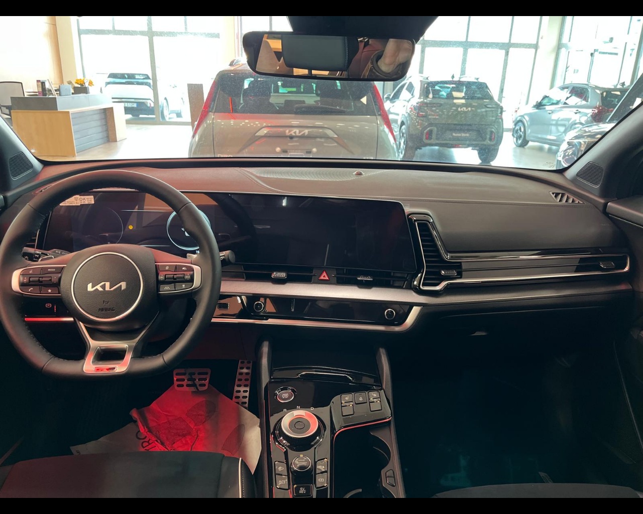 Foto KIA SPORTAGE MY25 1.6 PHEV AWD GTL SPT